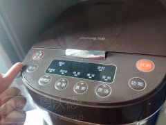 電飯煲怎么清洗？用神奇清潔海綿去除電飯煲污漬圖解